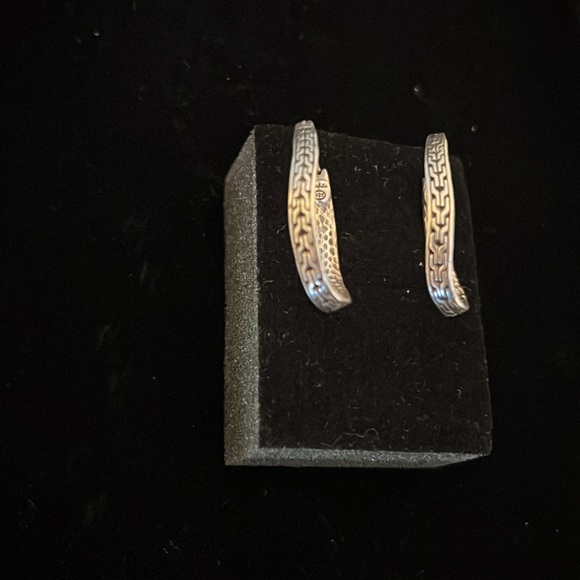 Luxury Artisan of Bali Chain link Earrings. Crafted in solid sterling silver. - Picture 4 of 9
